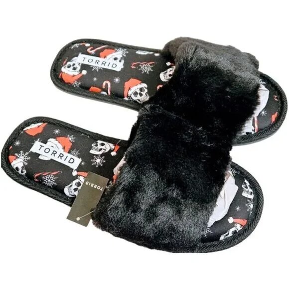 ❤️NWT VINTAGE TORRID CHRISTMAS SLIPPER - SKULL SANTA HAT HOLIDAY FAUX FUR - 7 WW - Picture 4 of 10